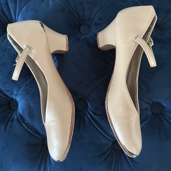 Capezio's Jr. Footlight shoe Size: 5.5 Caramel - Picture 10 of 10